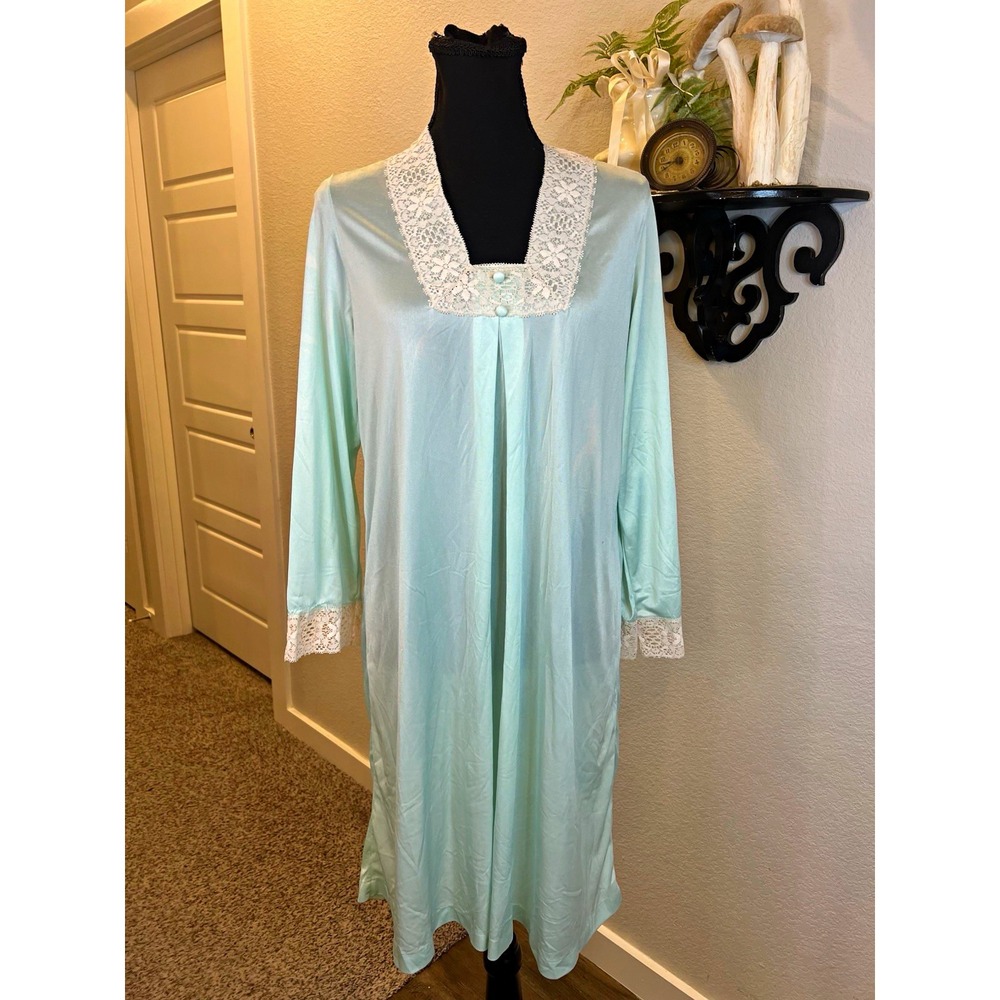 Kayser Vintage 70s 80s Blue Satin Lace Trim Granny Nightgown sz L see details